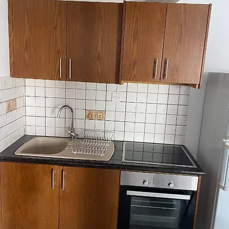 Beachside In Kato Lighthouse 81 아파트 파포스