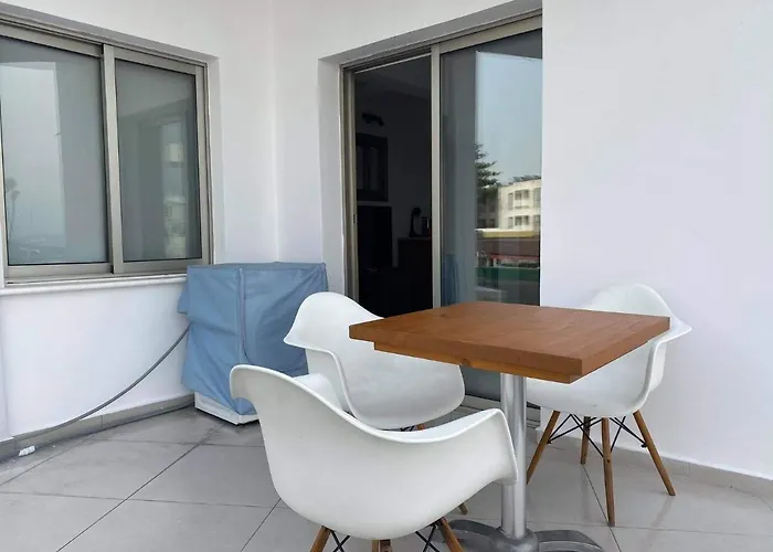 Beachside In Kato Lighthouse 81 Appartement *