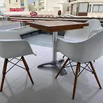 Beachside In Kato Lighthouse 81 شقة بافوس